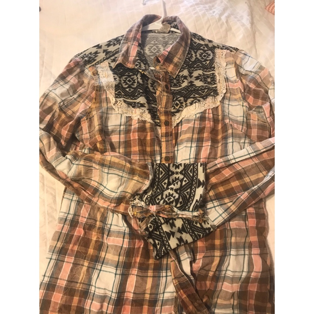 Gimmicks button up